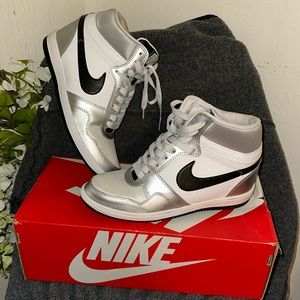 Women’s Nike force sky high